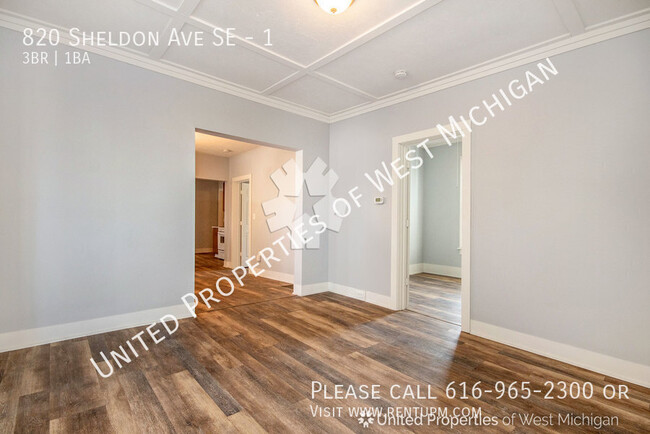 Building Photo - Available Now | 3 Bedroom 1 Bath Lower Lev...