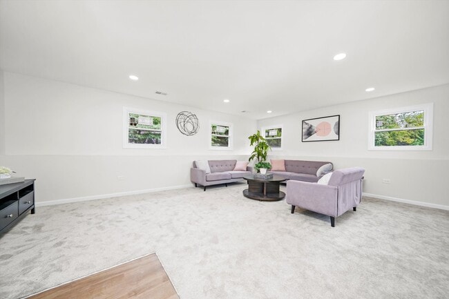 Building Photo - 1668 Hidden Valley Dr