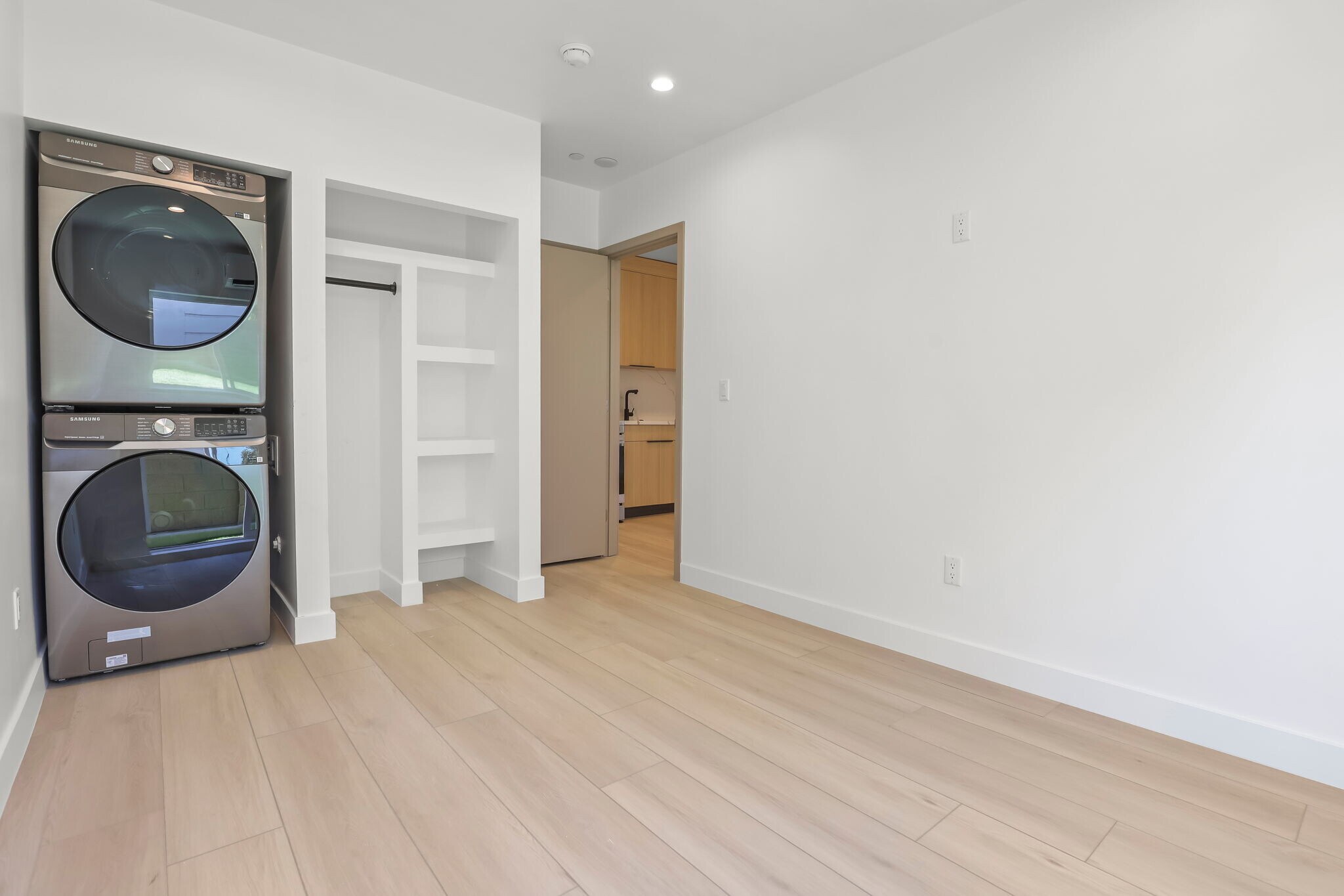 Building Photo - 11004 Hortense St