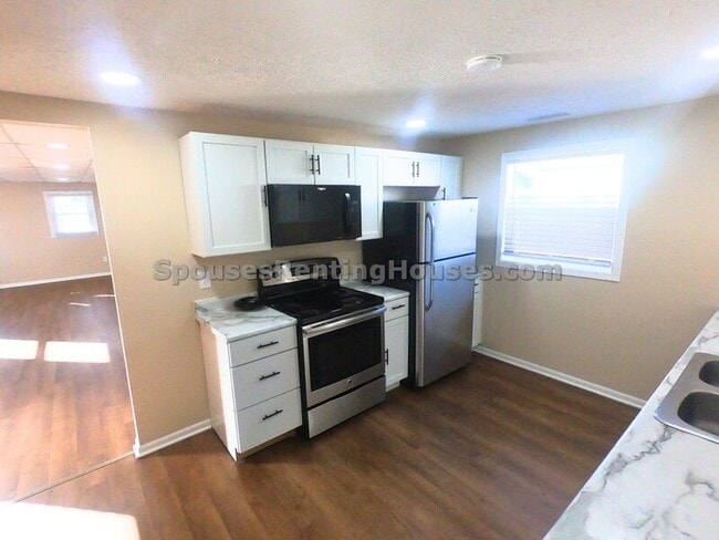 Building Photo - 909 S Lebanon St