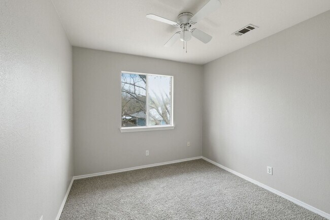 Building Photo - 8102 Willet Trail