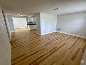 Building Photo - PRICE REDUCED- Beautifully Updated 2/2 Home!