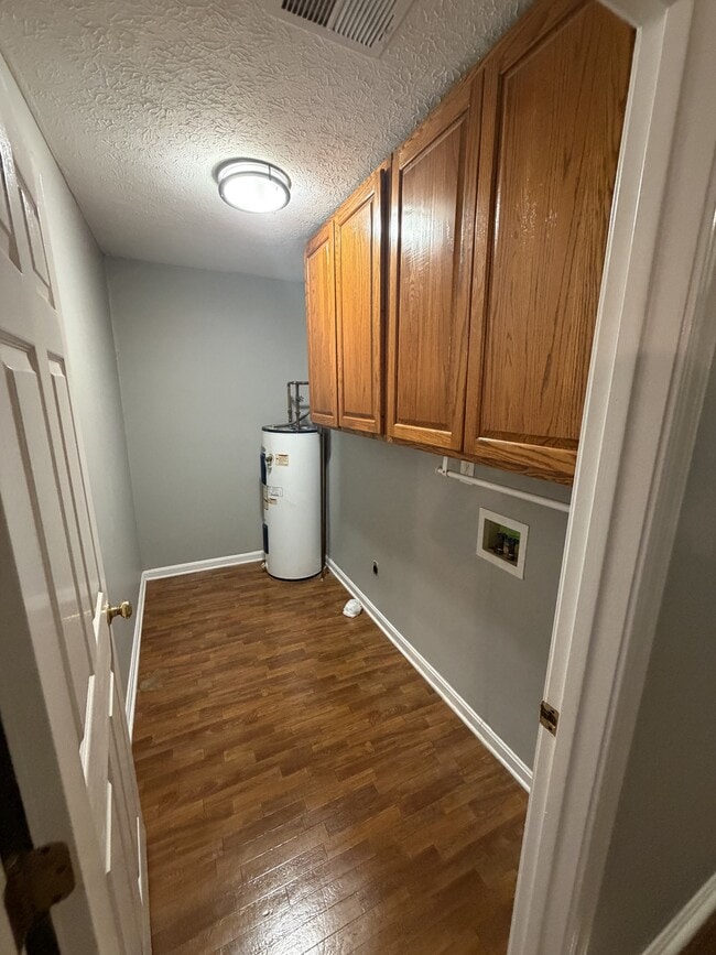 Building Photo - 127 Springhill Dr