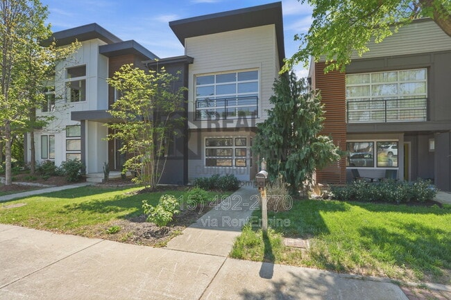 Building Photo - 1607 10th Ave N