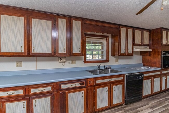 Building Photo - 2 Bedroom 2 Bath Doublewide in Dudley!