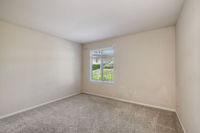 Building Photo - 432 Edgehill Ln