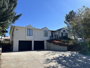 Building Photo - 1150 N Cottonwood Cir