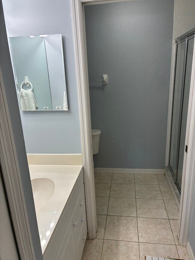 Building Photo - 4009 Palm Tree Blvd