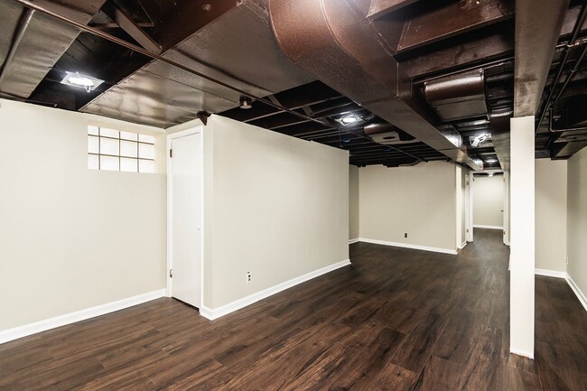 Building Photo - 6209 Loran Ave