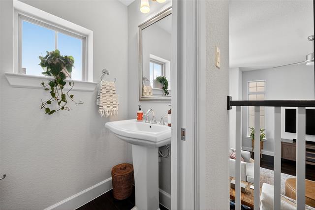 Building Photo - 1850 Wood Ledge Pl