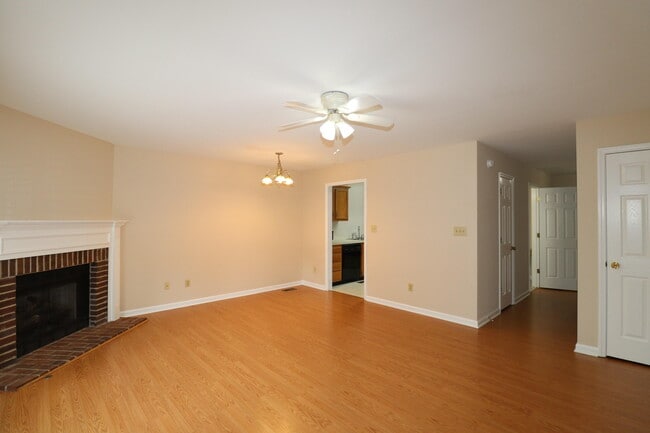 Building Photo - 3852 Sugar Creek Dr