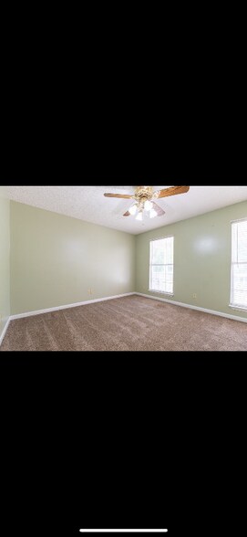 Building Photo - 6065 Val Del Rd