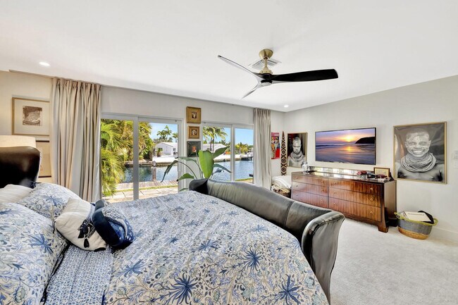 Building Photo - 1981 Coral Gardens Dr