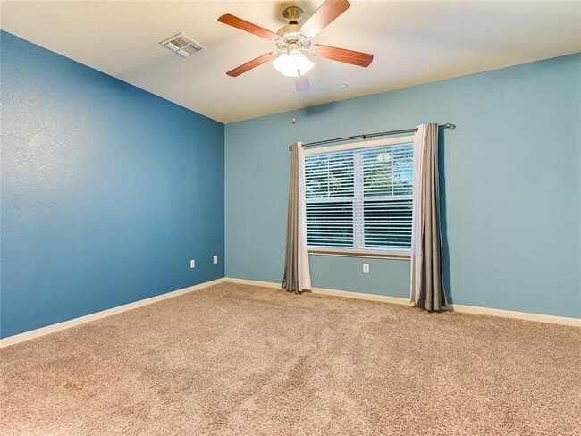 Building Photo - 1620 Bryant Dr