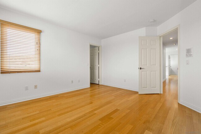 Building Photo - 1355 Caminito Balada