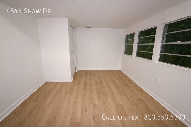 Building Photo - 4845 Shaw Dr