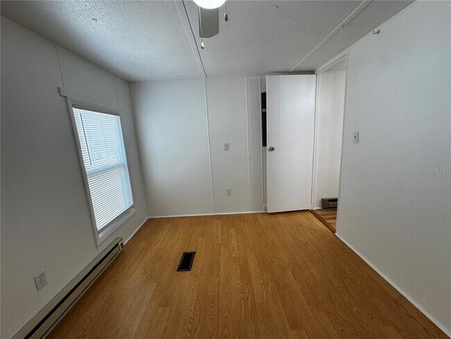 Building Photo - 1350 County Dr