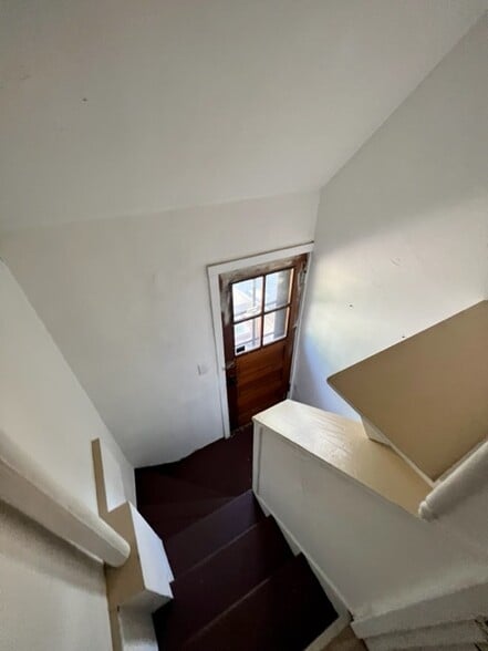 Building Photo - 147 Union Ave NE