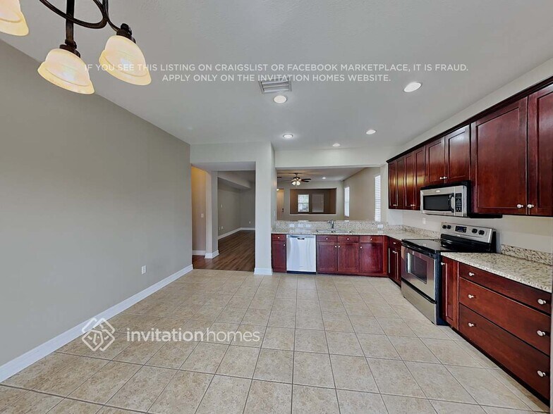 Building Photo - 11140 Running Pine Dr