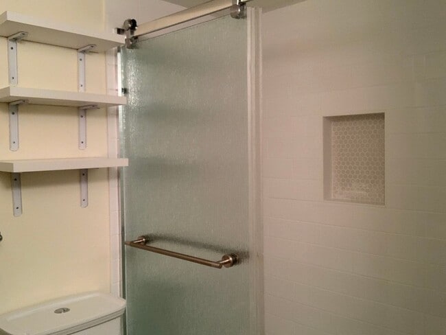 Building Photo - DC Studio in "Old City"  - Furnished!! Murphy bed & small sofa.