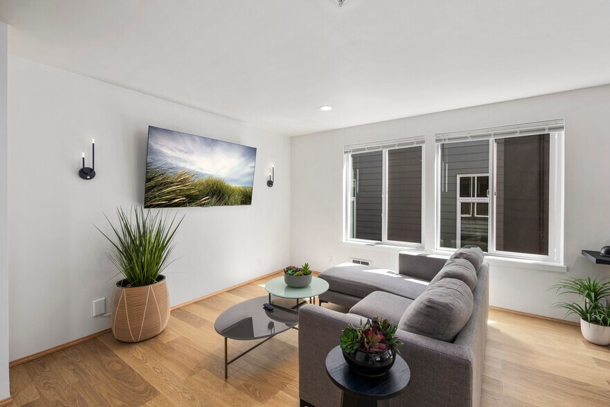 Building Photo - 9301 Linden Ave N