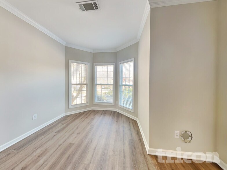 Building Photo - 1524 Montauk Point