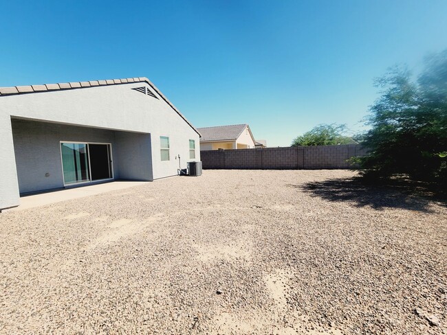 Building Photo - Heartland Ranch Coolidge