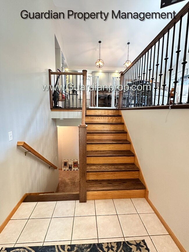 Building Photo - Maple Grove Single Family Home, Fenced Yard, 3 Car Garage, Deck, Available 7-31