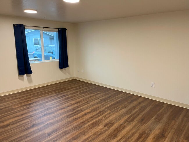 Living room - Cedar Park Apartments