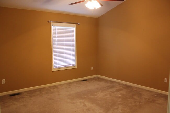 Building Photo - Two Master Suite Townhouse in Avalon Woods