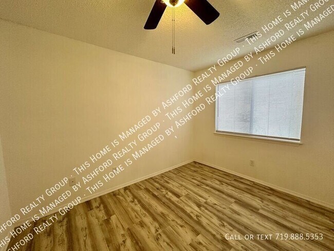 Building Photo - 1120 Yuma St