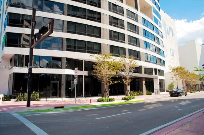 Building Photo - 225 N Miami Ave