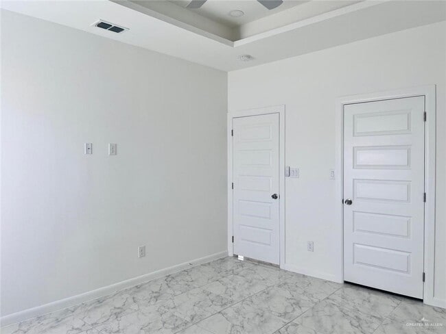 Building Photo - 14 Yankton St