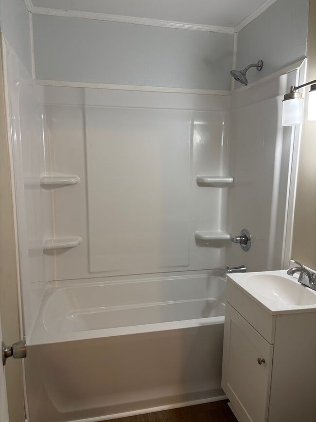 Building Photo - 3 BED, 1 BATH BRICK HOME LOCATED IN ASHEBORO