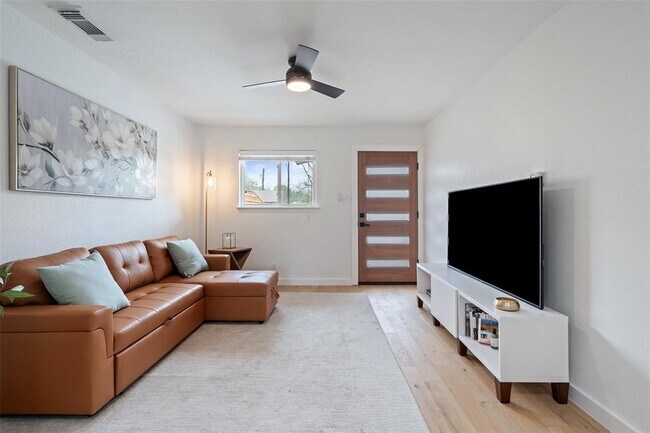 Building Photo - 4904 Hawk Cove