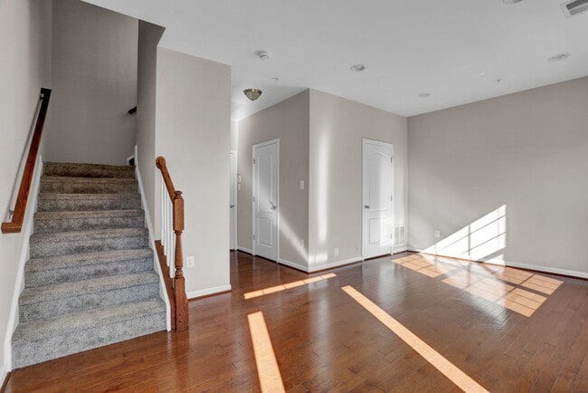 Building Photo - 115 Tanglewood Manor Dr