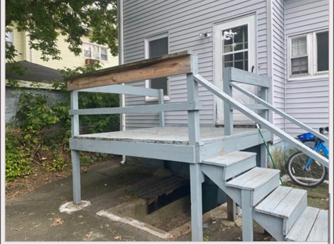 Building Photo - 19 Meacham St