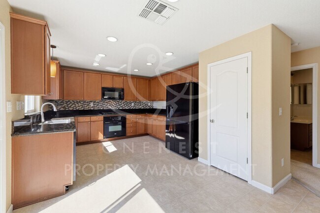 Building Photo - 2708 Woodfield Way