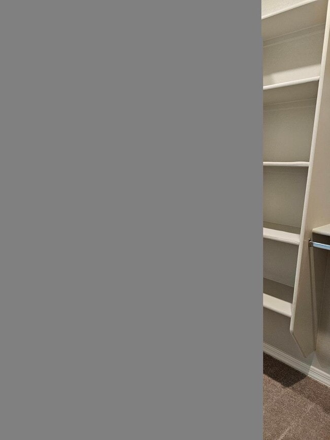 Building Photo - 15092 W Portland St