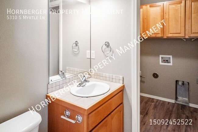 Building Photo - 5310 S Myrtle Ln