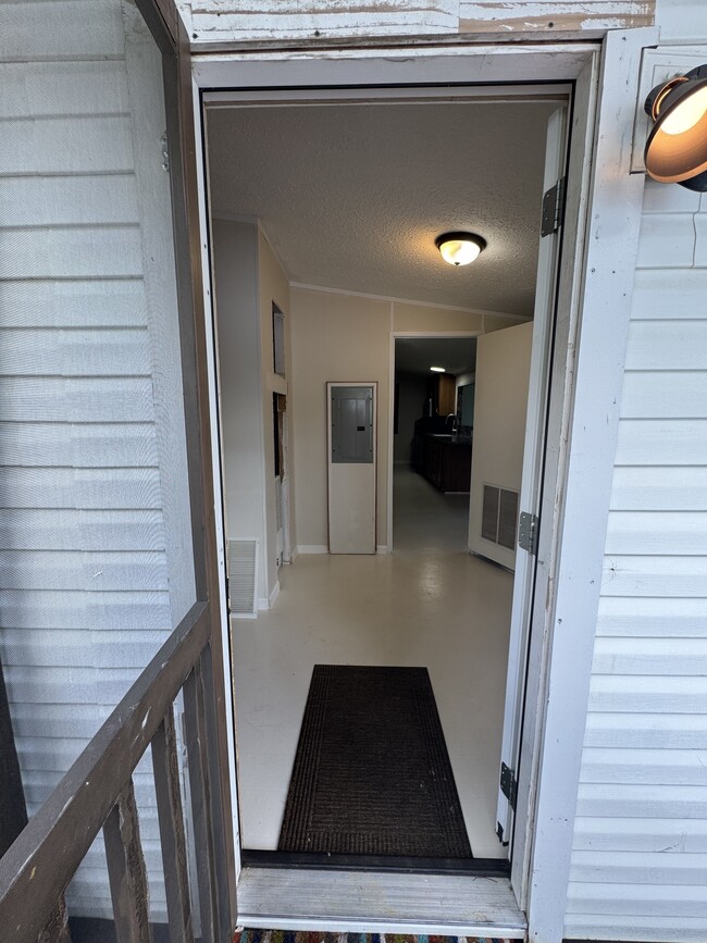 Building Photo - 12372 FM 1650