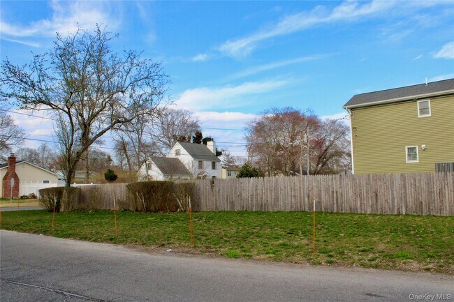 Building Photo - 2 Lafayette Dr