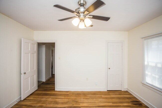 Building Photo - Pre Lease this Tech Terrace Beauty