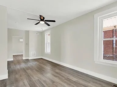 Building Photo - 558 Baer Ave