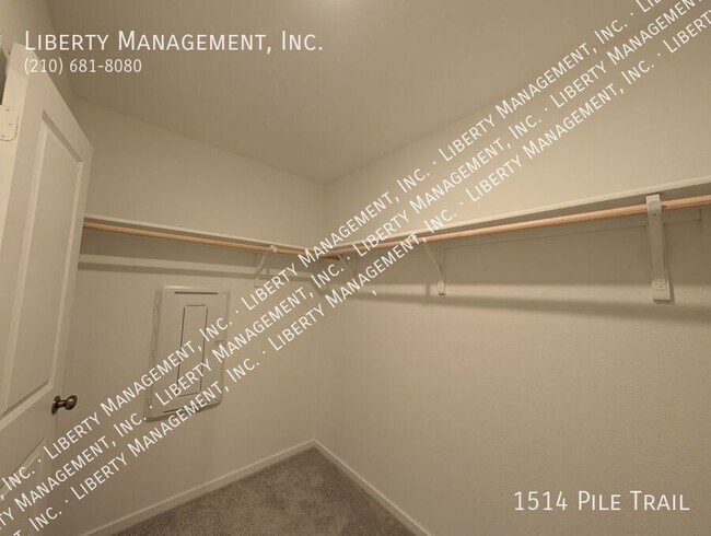 Building Photo - 1514 Pile Trl