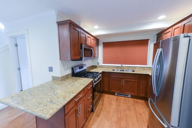 Building Photo - 5078 Delridge Way SW