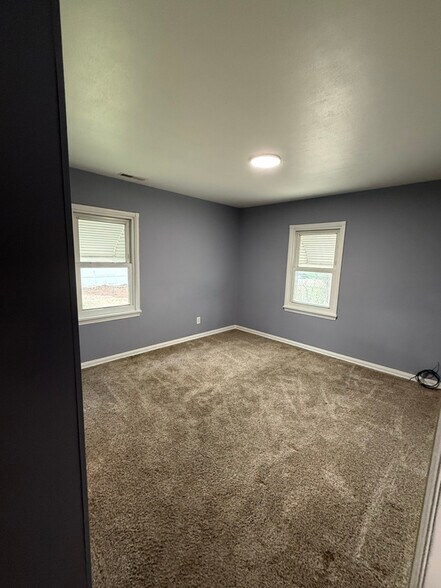 Building Photo - 6503 Vandalia Ave