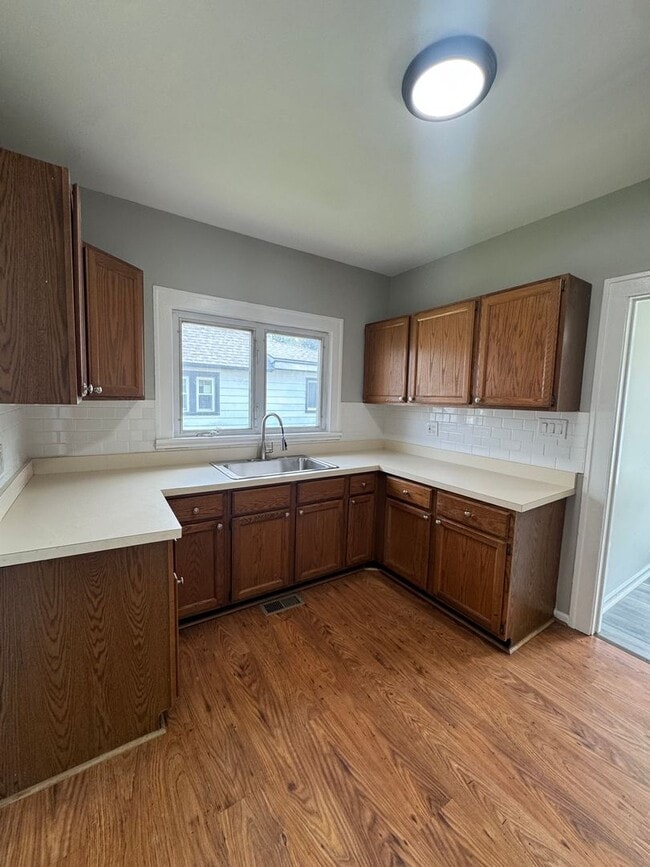 Building Photo - Beautiful 2-bedroom house for Rent in Lansing, IL VAILABLE NOW!!