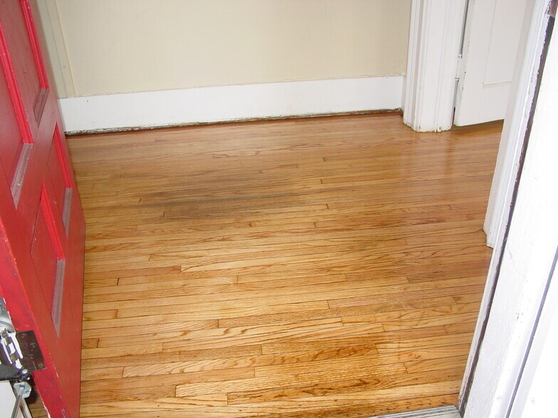 Entry Area is Inviting - 20 N Locust St