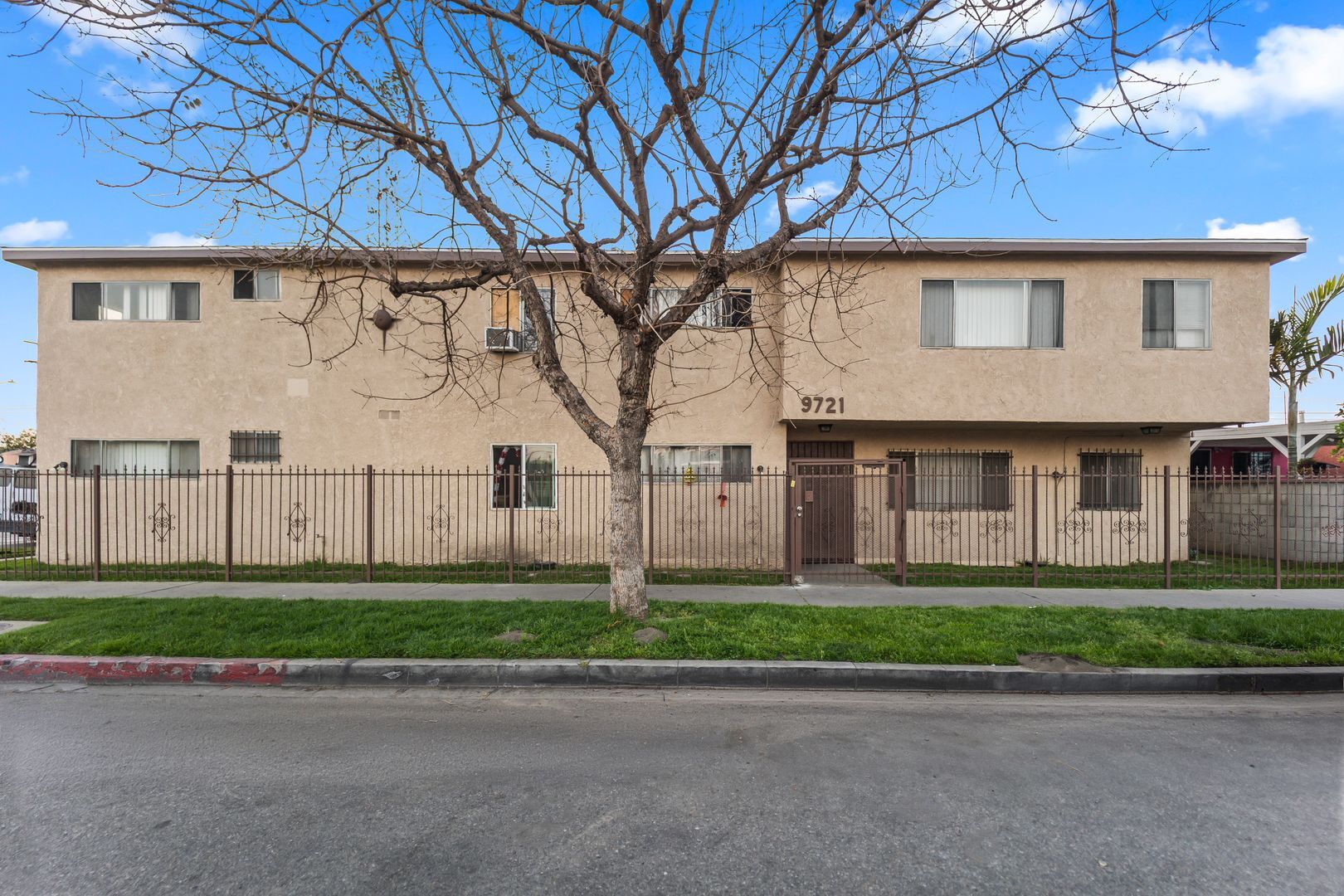 Building Photo - 9721 San Pedro St